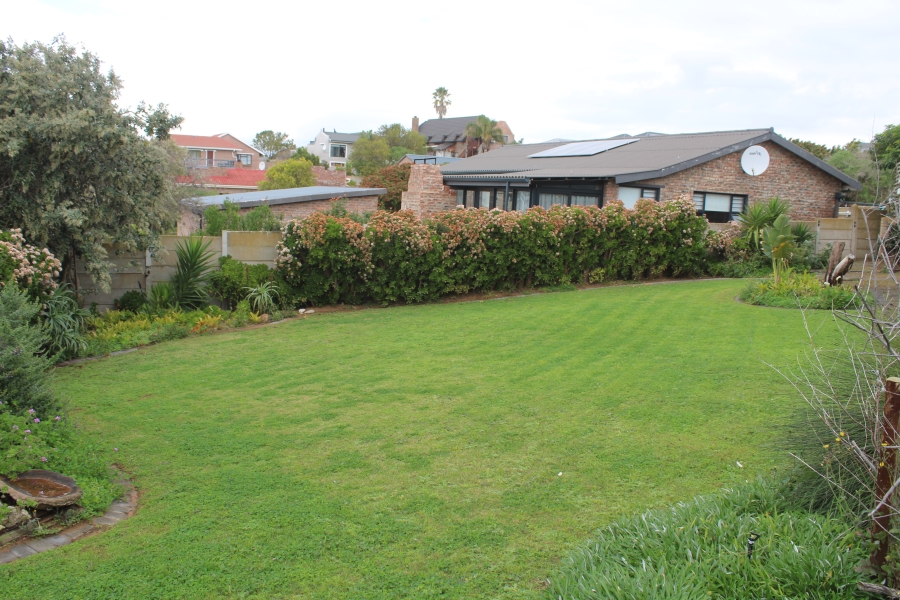 4 Bedroom Property for Sale in Stilbaai Wes Western Cape
